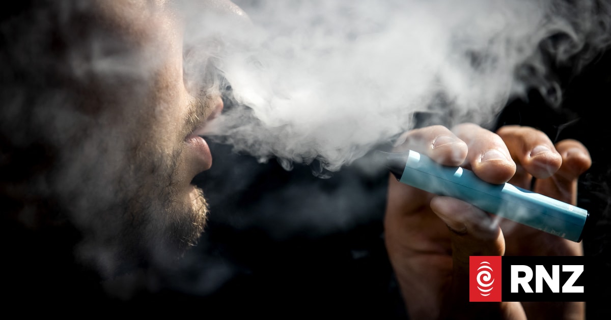 Vape shop numbers 'seem to be getting out of control' - mayor