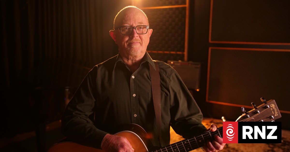 Sir Dave Dobbyn upbeat on performing after Parkinson's diagnosis | RNZ