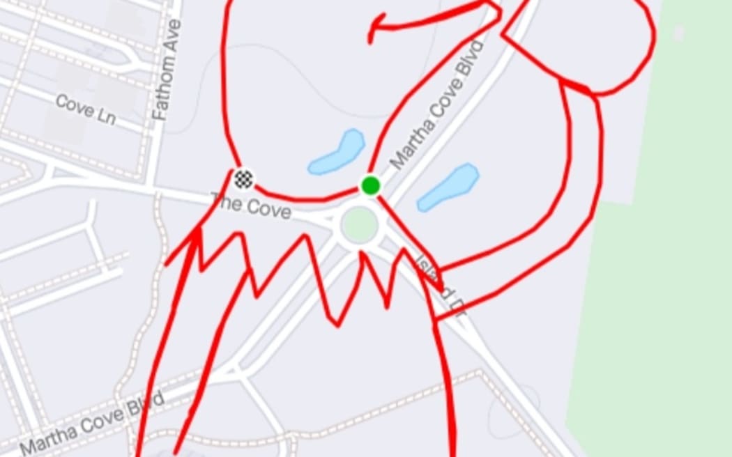Peter Mitchell creates art with the digital outlines tracing his running routes through Melbourne.