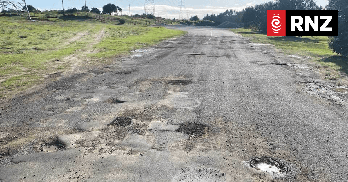 'Laughing stock': Anger over State Highway 1 potholes - Vimarsana News