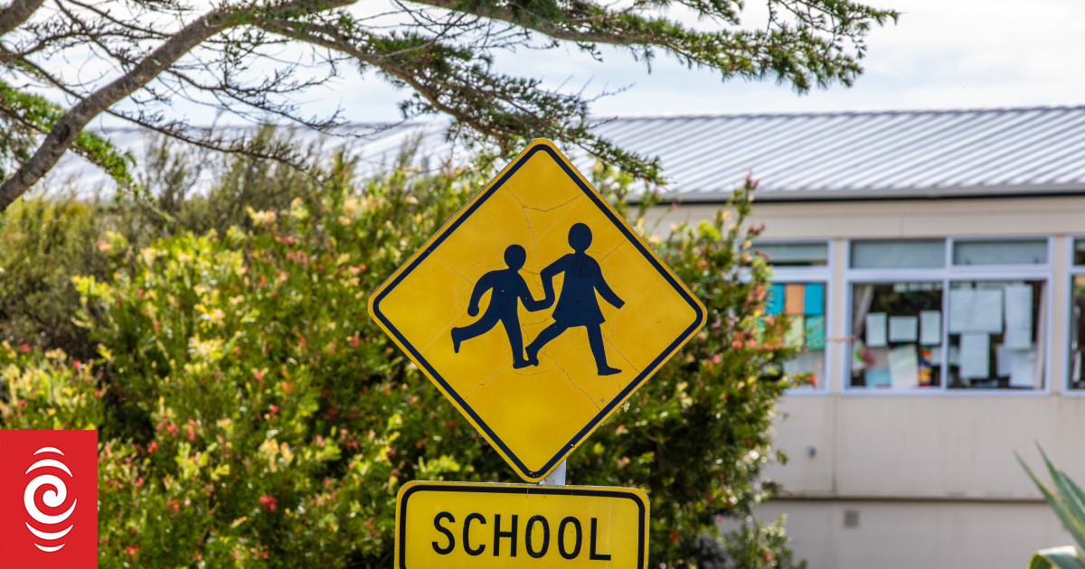 Taranaki town pushes ahead with lowering fixed speed limits around schools - Vimarsana News