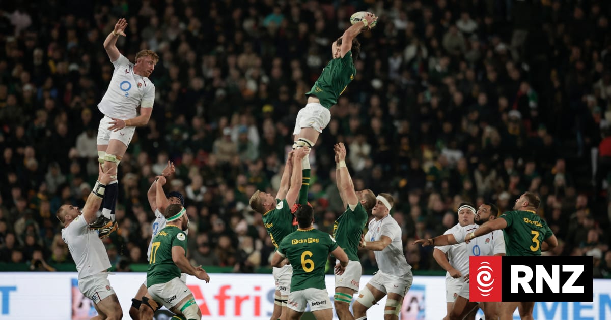 Springboks score seven tries in big win over England | RNZ