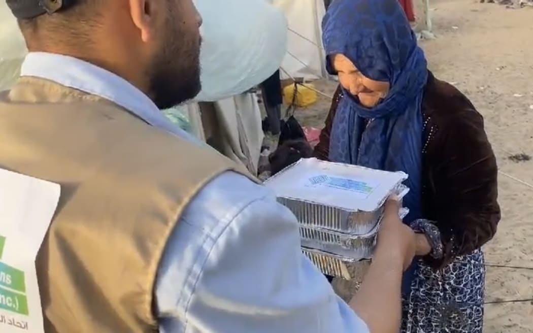 The first humanitarian food aid from New Zealand has been delivered to a camp in Gaza with about 2000 people, predominantly women and children.