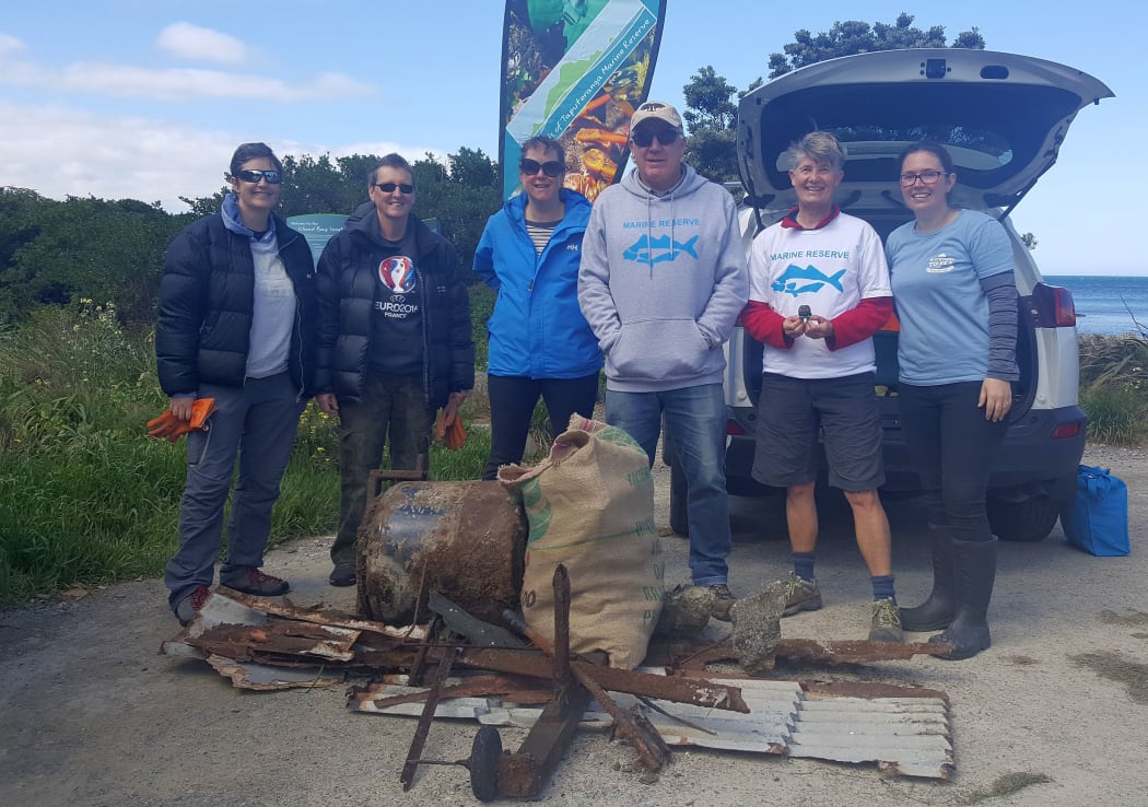 The Friends of Taputeranga Marine Reserve marked the tenth anniversary of the marine reserve by collecting rubbish around a popular snorkel trail.