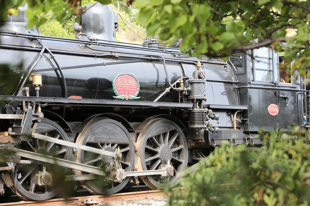 The 1915 locomotive Passchendaele operates the tourism train Marlborough Flyer.