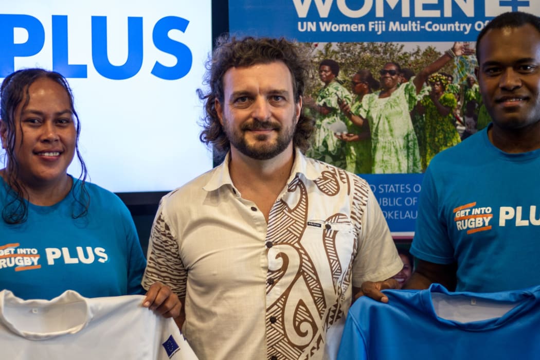Get Into Rugby PLUS Pilot Coaches Kititiana Kaitui (L) and Lui Nabogi (R) with  Nicolas Burniat from UN Women.