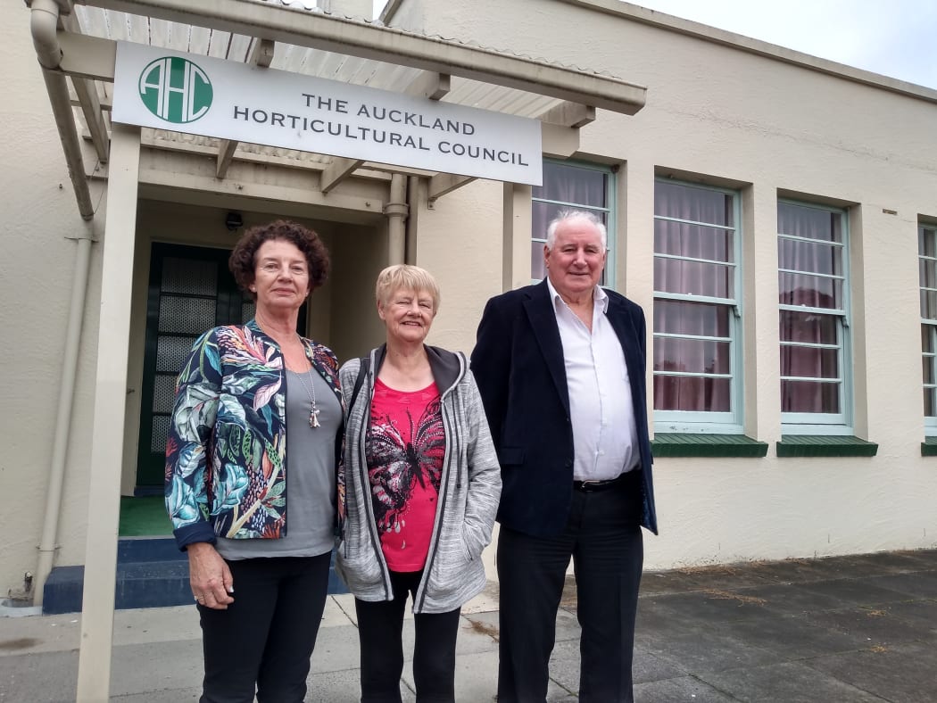Auckland Horticultural Council committee members (from left) Jannene Alexander, Diane Griffin, and Graham Milne.