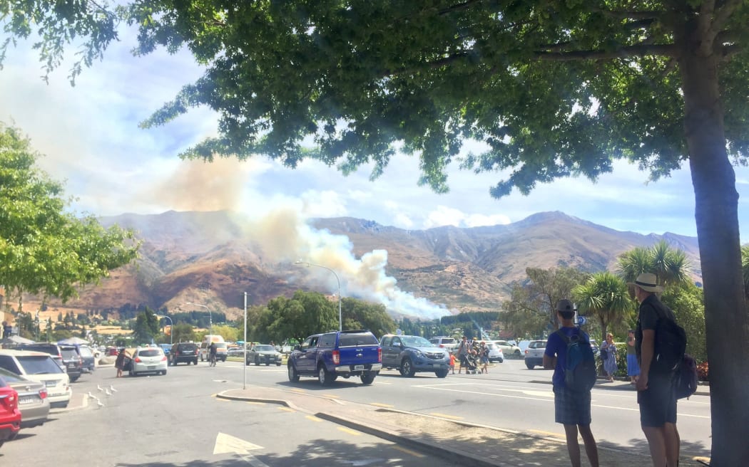 The fire on Mt Roy near Wanaka can be clearly seen from town.