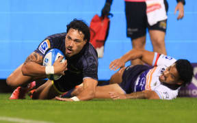 Billy Proctor scores.