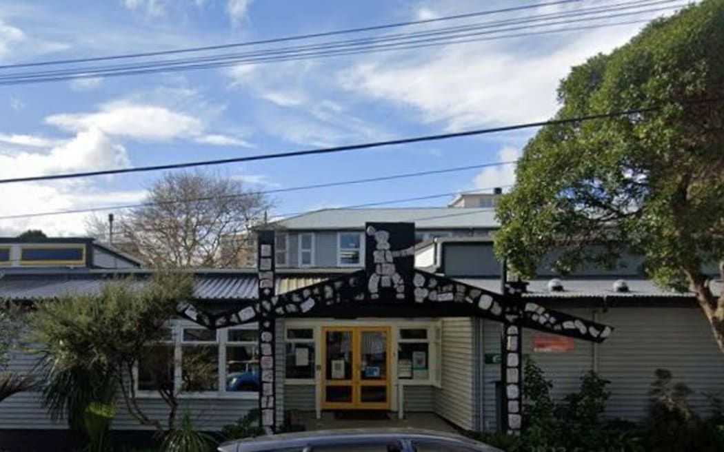 Wellington primary school's Taylor Swift raffle nets more than $100k ...