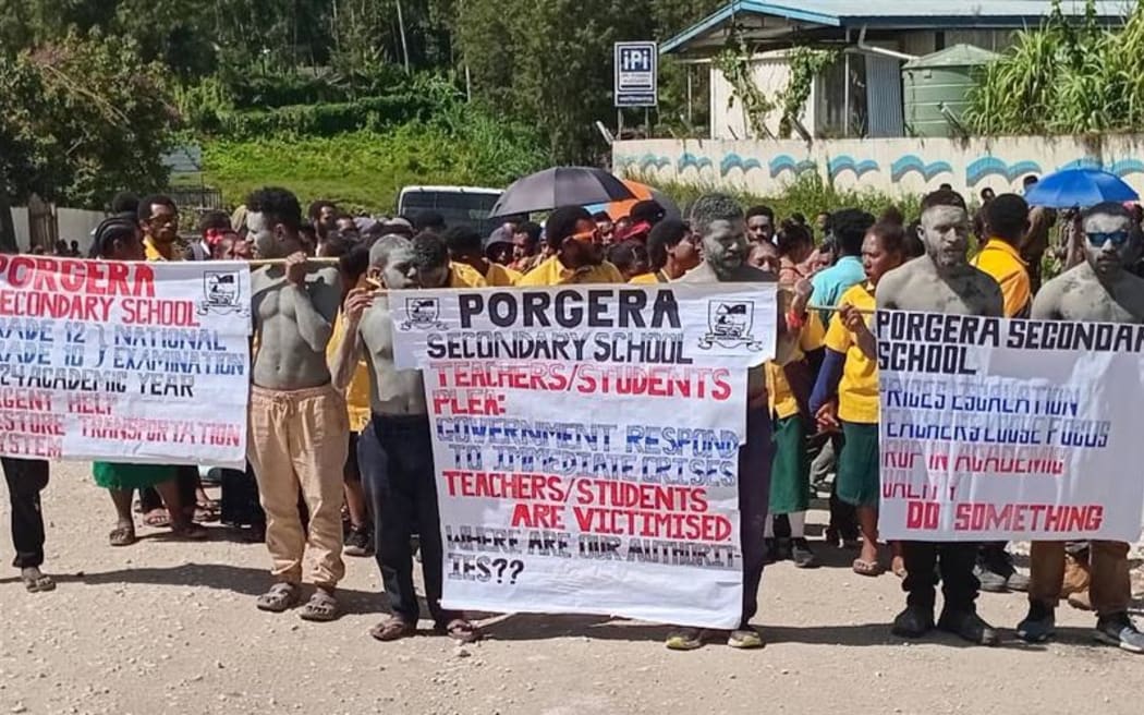 Peaceful protest in Porgera in July 2024 over highway to Porgera cut off  by the Yambali landslide.