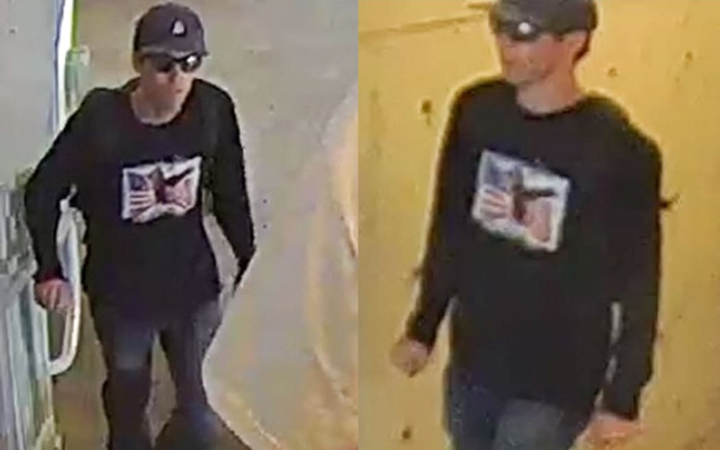 This image released by the Federal Bureau of Investigation (FBI) shows an image of a person of interest in the investigation into the fatal shooting of Charlie Kirk that occurred on September 10, 2025, at Utah Valley University in Orem, Utah. The gunman who shot dead US right-wing youth leader Charlie Kirk in a targeted killing remained at large Thursday but authorities said they have video images of the suspect and have recovered a "high-powered" rifle. Kirk, a 31-year-old superstar on the Republican right who was credited with helping Donald Trump return to the presidency last year, was shot while addressing a large crowd at Utah Valley University on Wednesday. (Photo by HANDOUT / AFP) / RESTRICTED TO EDITORIAL USE - MANDATORY CREDIT "AFP PHOTO /  FBI / HANDOUT" - HANDOUT - NO MARKETING NO ADVERTISING CAMPAIGNS - DISTRIBUTED AS A SERVICE TO CLIENTS