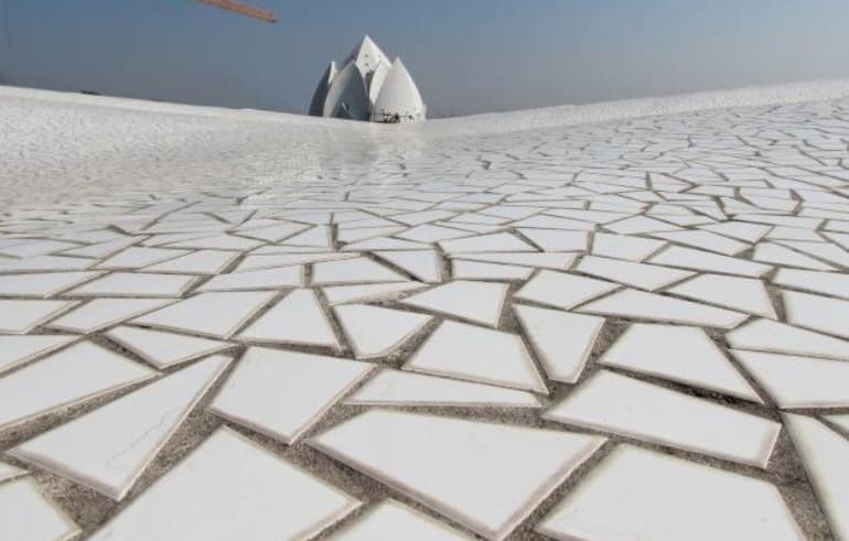 A roof facade made from tiles at the Marisfrolg Headquarters in Shenzhen, China.