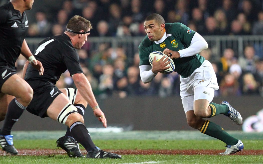 South Africa's Bryan Habana steps against All Blacks' Brad Thorn. Tri Nations Rugby, All Blacks v South Africa at Eden Park, Auckland, New Zealand. Saturday 10th July 2010. Photo: Anthony Au-Yeung/PHOTOSPORT