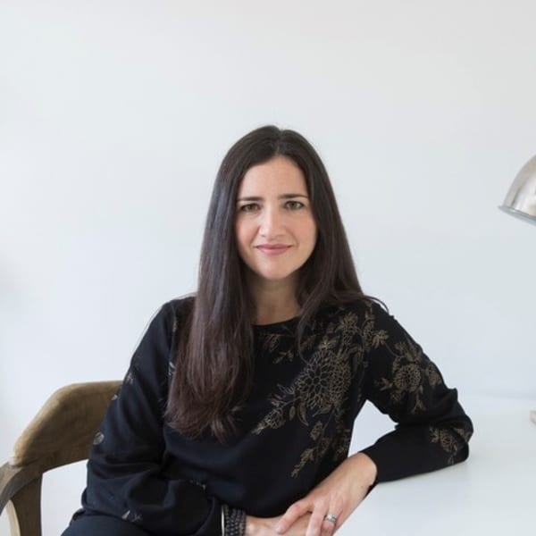 Lisa Bojarski is a therapist who focuses on eating psychology and intuitive eating.