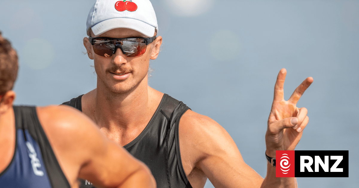 Champion rower takes on world in smaller boat | RNZ News