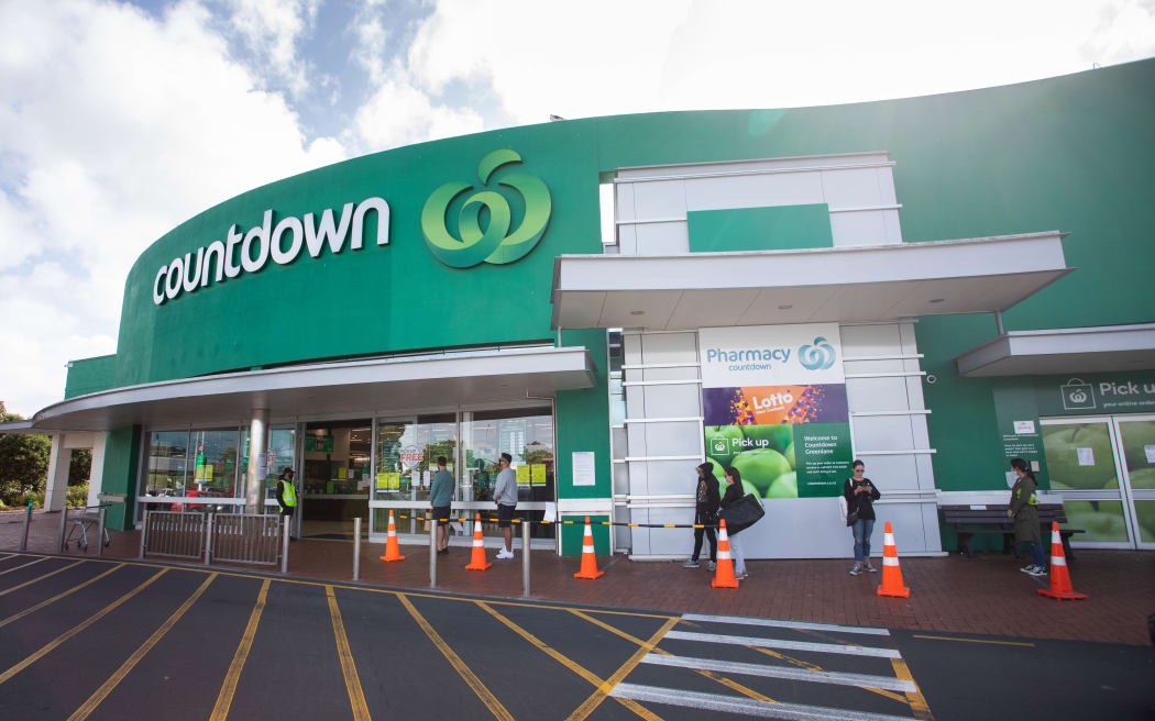 Larger than usual queues outside of Countdown Greenlane a day before the supermarkets shut on Good Friday.