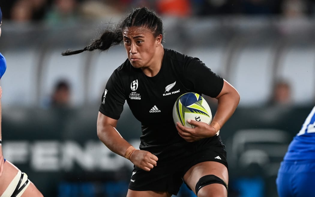 Black Ferns No 8 Liana Mikaele-Tu'u.