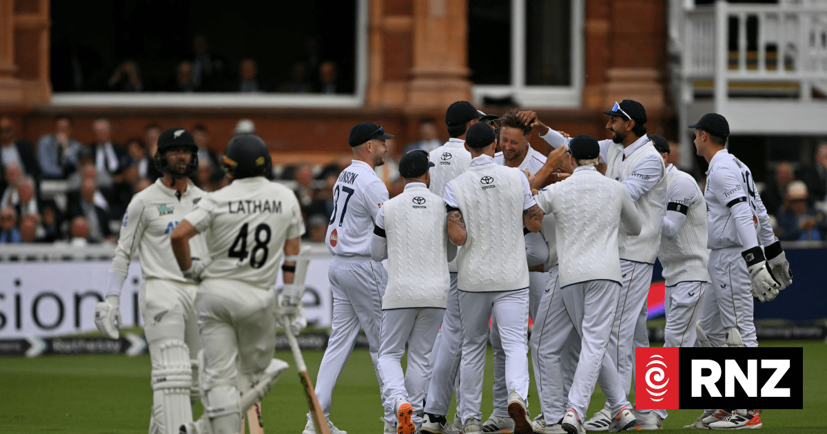 Live cricket: Black Caps v England, first test - day two