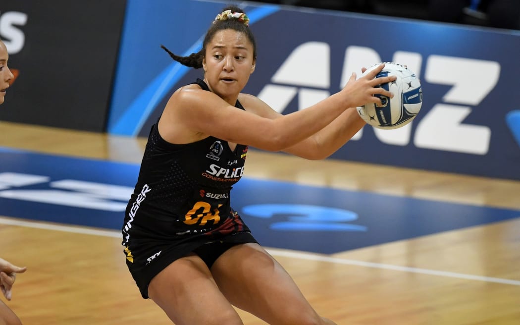 Abigail Latu-Meafou playing for the Magic.
