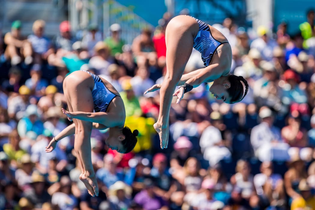 Commonwealth Games - Diving - Optus Aquatics Centre, Gold Coast, Australia - Elizabeth Cui and Yu Qian Goh of New Zealand compete in the Women's Synchronised 3m Springboard Final.. 11 April 2018. Picture by Alex Whitehead / www.photosport.nz