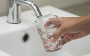 Generic water into glass