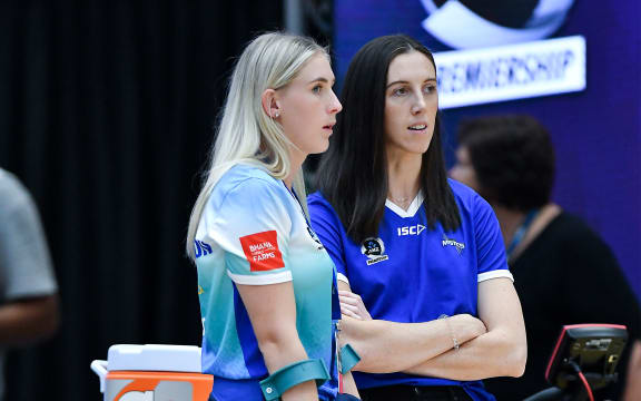 Mystics players Michaela Sokolich-Beatson (L) and Mystics Bailey Mes (R) sideline during the ANZ Premiership.