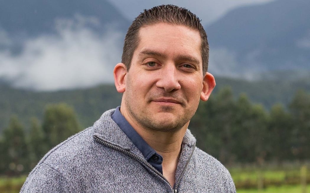 Dr Bevan Weir is a lead researcher in mycology and bacteriology at Manaaki Whenua Landcare Research, and he is part of the team behind a study to eliminate the impacts of facial eczema in livestock.