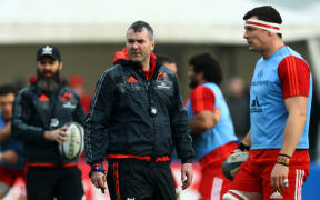 Anthony Foley (c) coaching his Munster side.