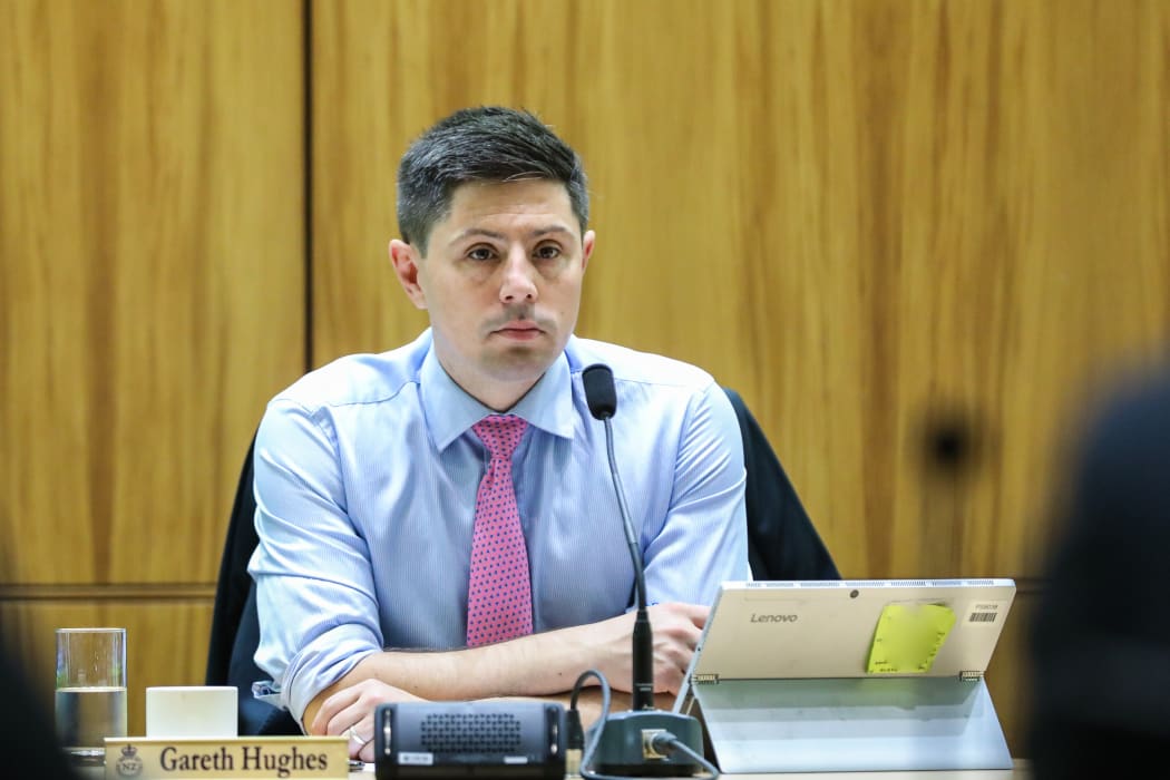 Green MP Gareth Hughes chairing the Justice and Electoral Select Committeen