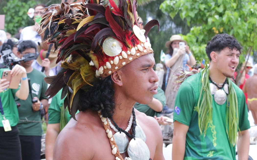 Cook Islands Vaka Marumaru Atua crew welcomed ashore.