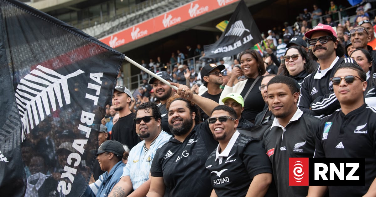 'A sea of black': All Blacks given special welcome in South Africa
