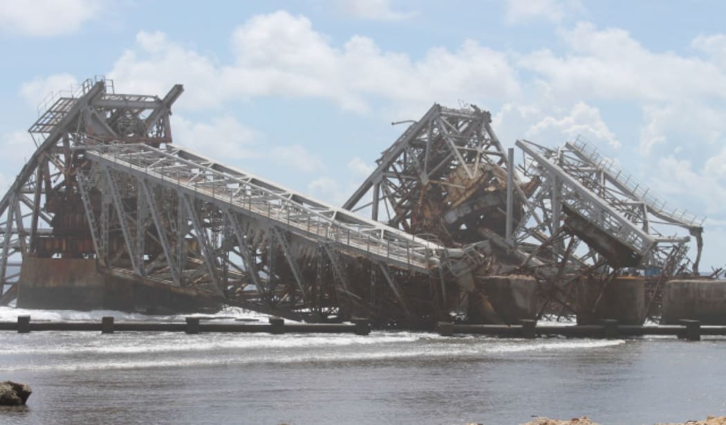 Nauru phosphate cantilever
