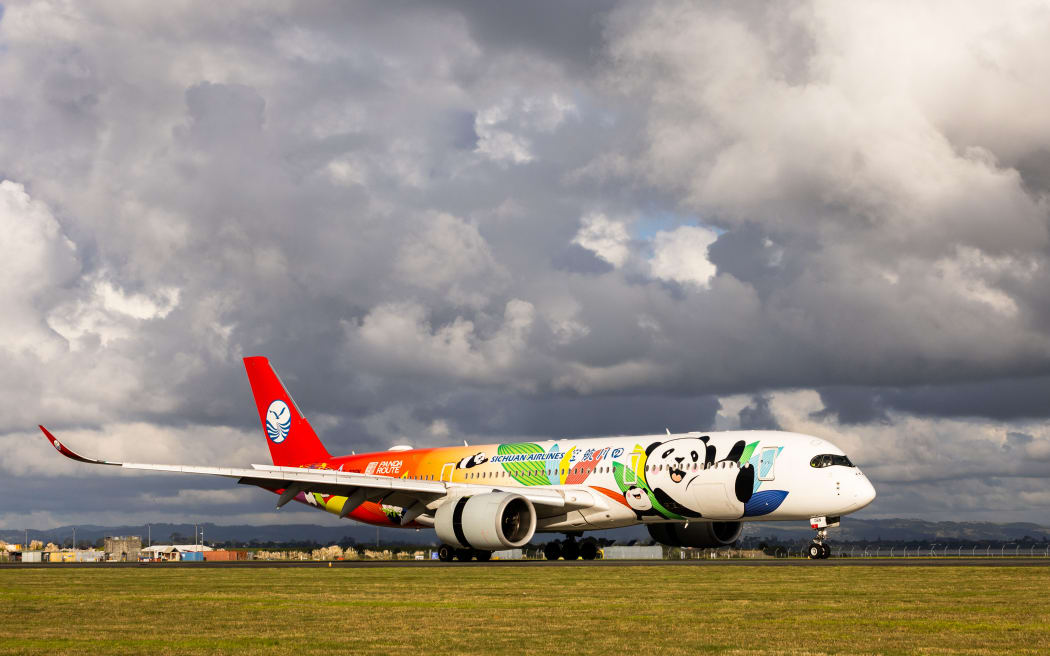 Direct flights between China's Chengdu and Auckland officially resumed on 17 April after being suspended for more than four years.