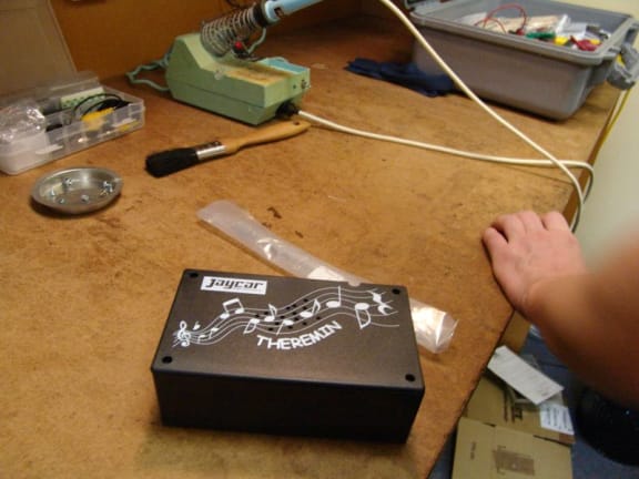 Making on sale a theremin