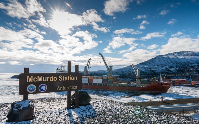 Water restrictions at Antarctic station after power 'blink' | RNZ