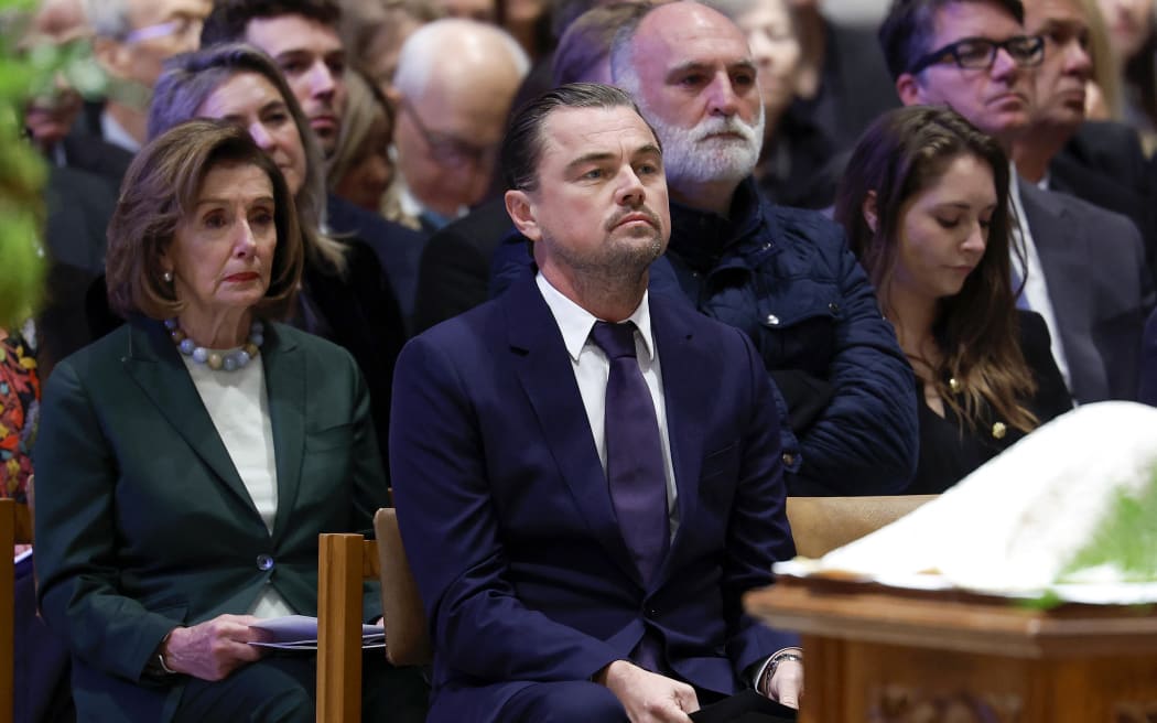 WASHINGTON, DC - NOVEMBER 12: Mourners including (L-R) U.S. Rep. Nancy Pelosi (D-CA), Actor and environmentalist Leonardo DiCaprio and Chef José Andrés attend the funeral service for conservationist Dr. Jane Goodall at the Washington National Cathedral on November 12, 2025 in Washington, DC. Goodall, who passed away on October 1, 2025 at the age of 91, spent more than six decades of her career dedicated to the study of wild chimpanzees.   Anna Moneymaker/Getty Images/AFP (Photo by Anna Moneymaker / GETTY IMAGES NORTH AMERICA / Getty Images via AFP)