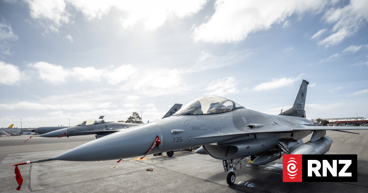 Warbirds Over Wānaka organisers confident withdrawal of modern military planes won't dent visitor numbers