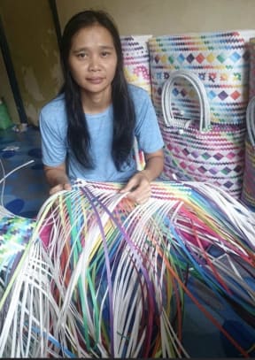 The Penan tribe uses polypropylene pallet strappings to create their woven products.