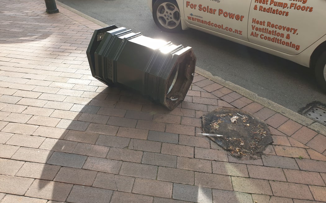 Garbage bin kicked during Dunedin City Council office vandalism