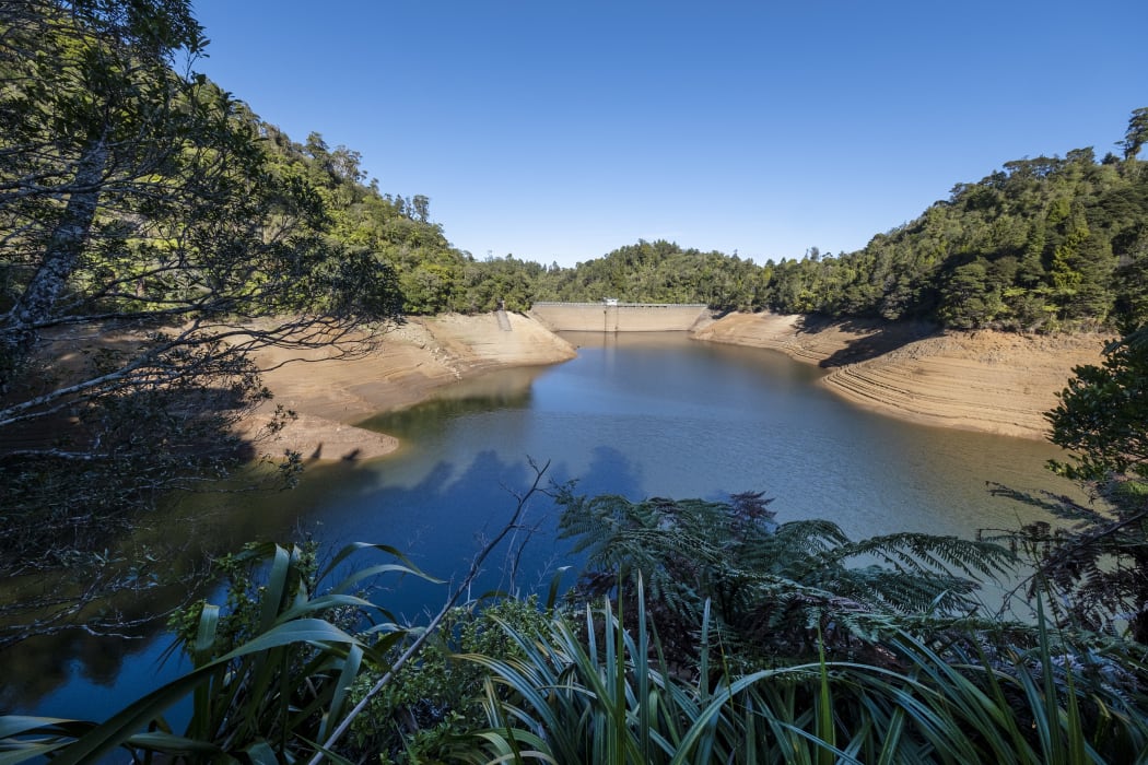 Watercare_upper_nihotupu_low_levels_18may_2020_