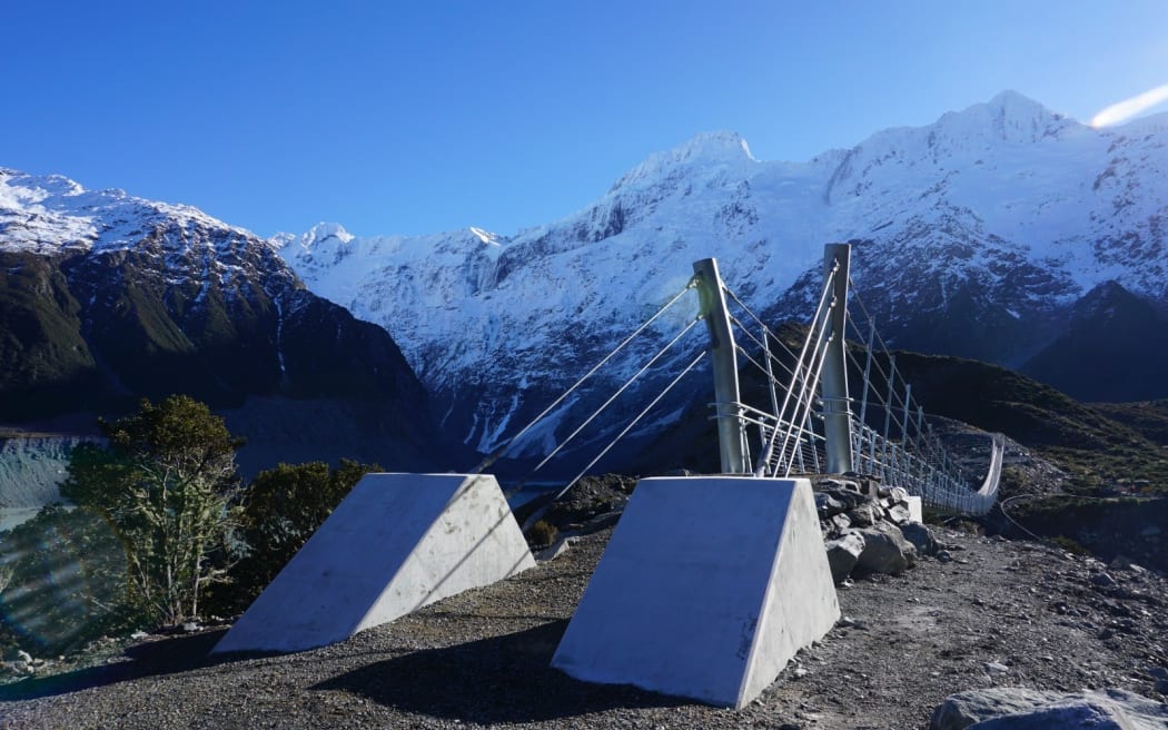 New Hooker Valley suspension bridge at Aoraki Mount Cook to open next ...
