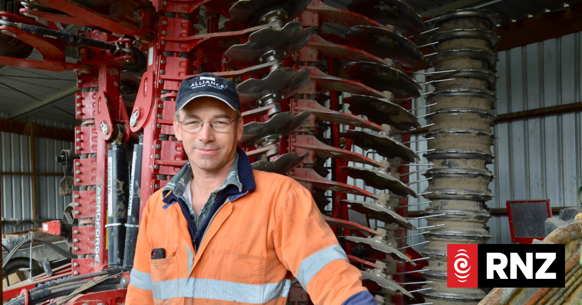 Canterbury farmers hunker down for wild weather | RNZ