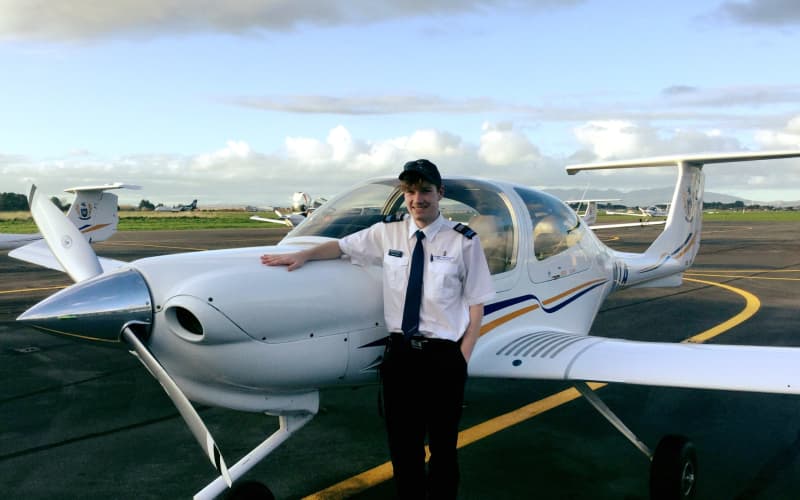 Young Kiwi pilot Adam Snell to be remembered in Auckland service | RNZ