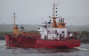 Kawatiri Dredge entering Westport.