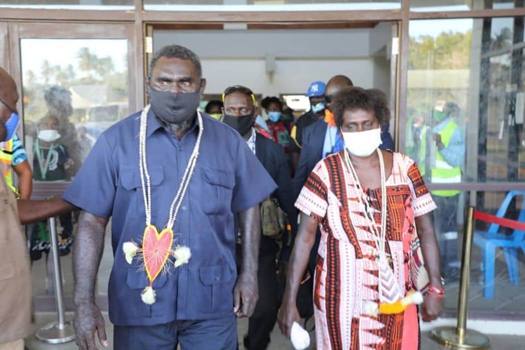 Bougainville President Ishmael Toroama arrives with his delegation for talks with Papua New Guinea's government in Kokopo, East New Britain, 16 May 2021.