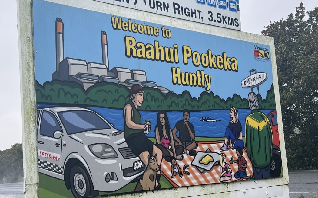 Welcome sign at Rāhui Pōkeka Huntly.