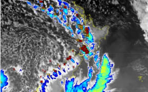 MetService radar showing lightning along the North Island west coast on 10 June 2022.