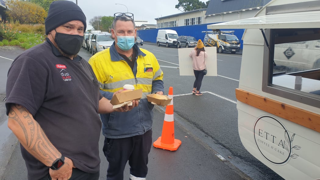 The pop up bacon buttie vaccination event in New Plymouth has been popular with tradies