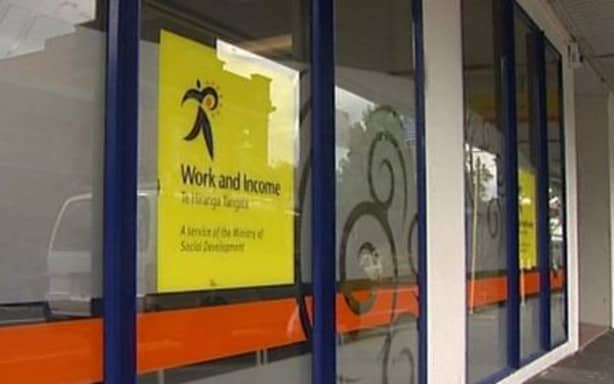 Ministry of Social Development set to cut security guards | RNZ